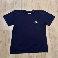 STICKER BACK PRINT ショートスリーブTシャツ