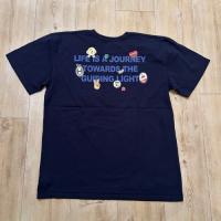 STICKER BACK PRINT ショートスリーブTシャツ